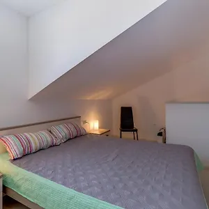 apartment-karin-veli-losinj-51551.primorje-gorskikotar.com/