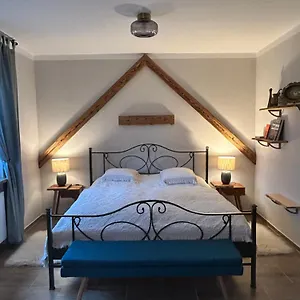 Apartment Großes Mit Terrasse Und Garten, Oberhaching